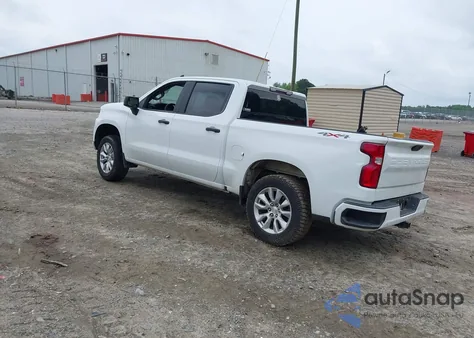 2020 Chevrolet Silverado 1500 4Wd Short Bed Custom z USA, uszkodzony, nr VIN 1GCPYBEH1LZ267892